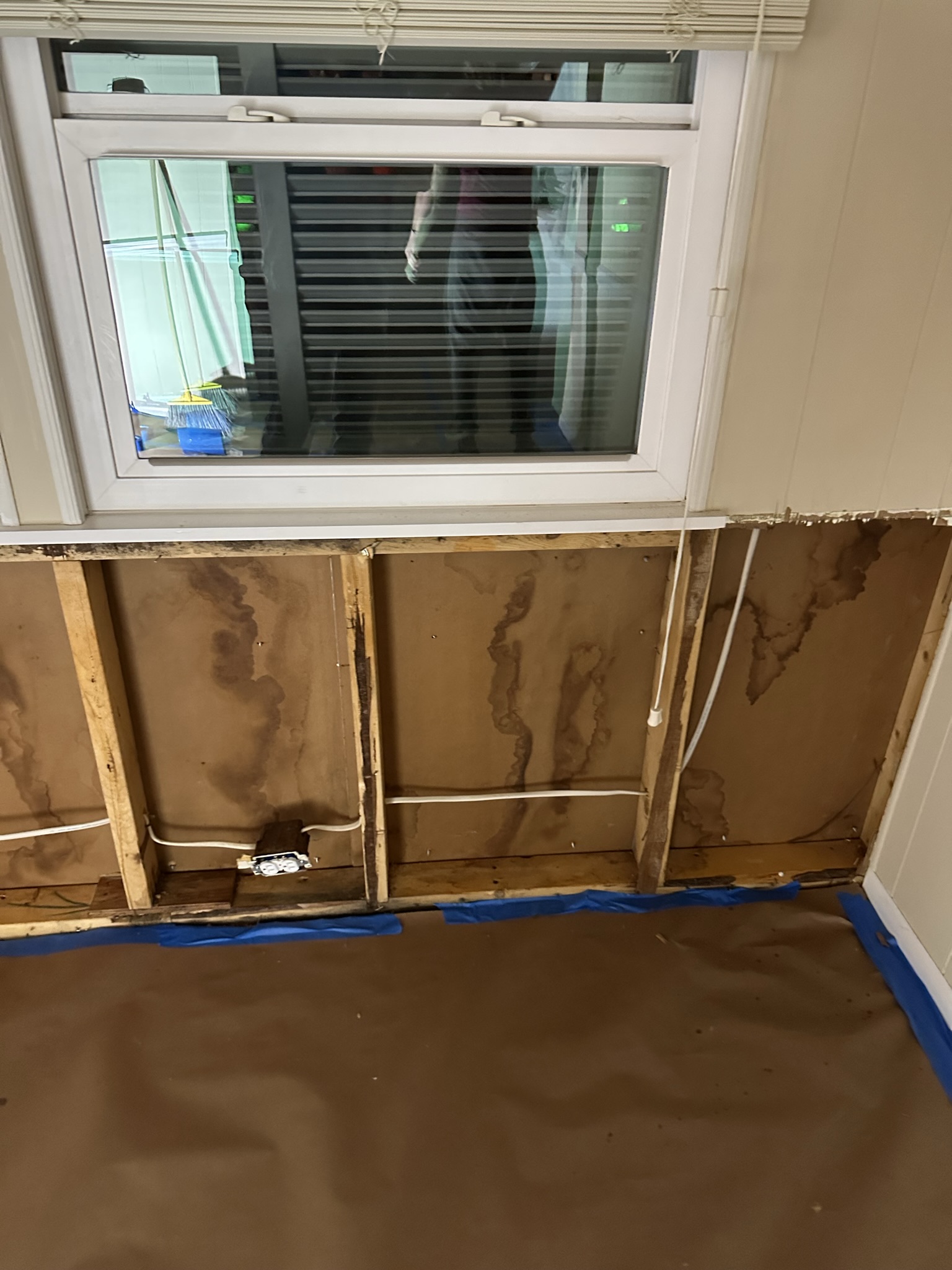 Water damage from leaking wall